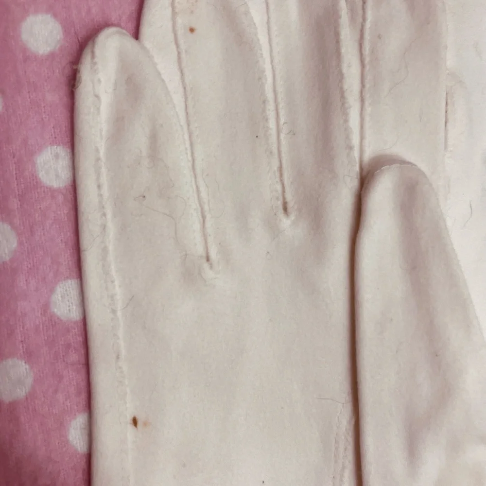 Vintage Cream Gloves 7 1/2